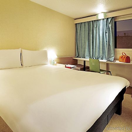 Ibis Lyon L'Isle D'Abeau Hotel Zewnętrze zdjęcie
