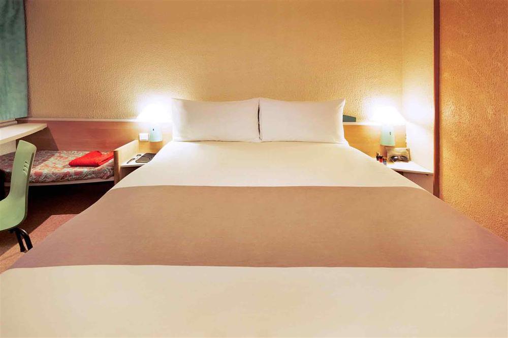 Ibis Lyon L'Isle D'Abeau Hotel Pokój zdjęcie