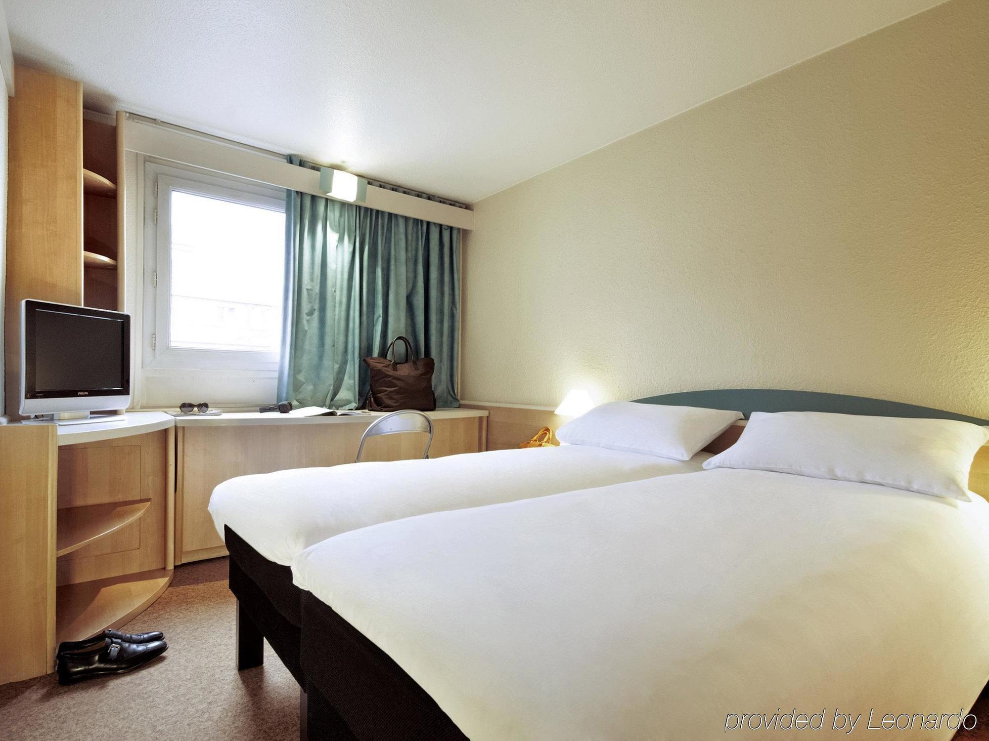 Ibis Lyon L'Isle D'Abeau Hotel Zewnętrze zdjęcie
