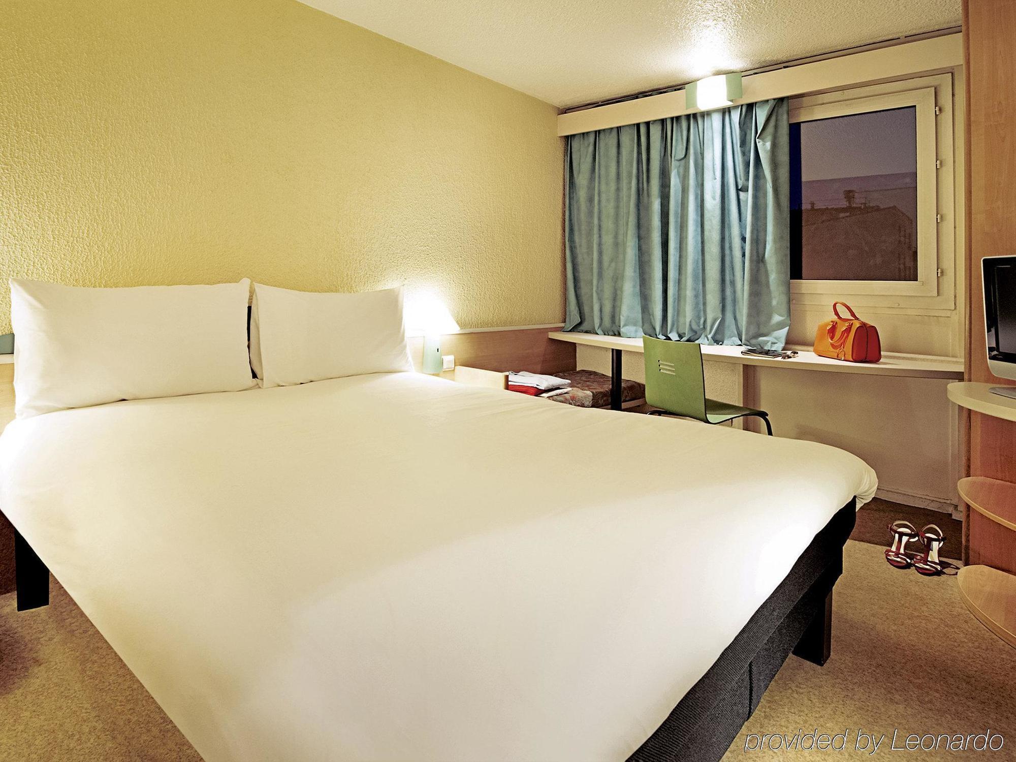 Ibis Lyon L'Isle D'Abeau Hotel Zewnętrze zdjęcie