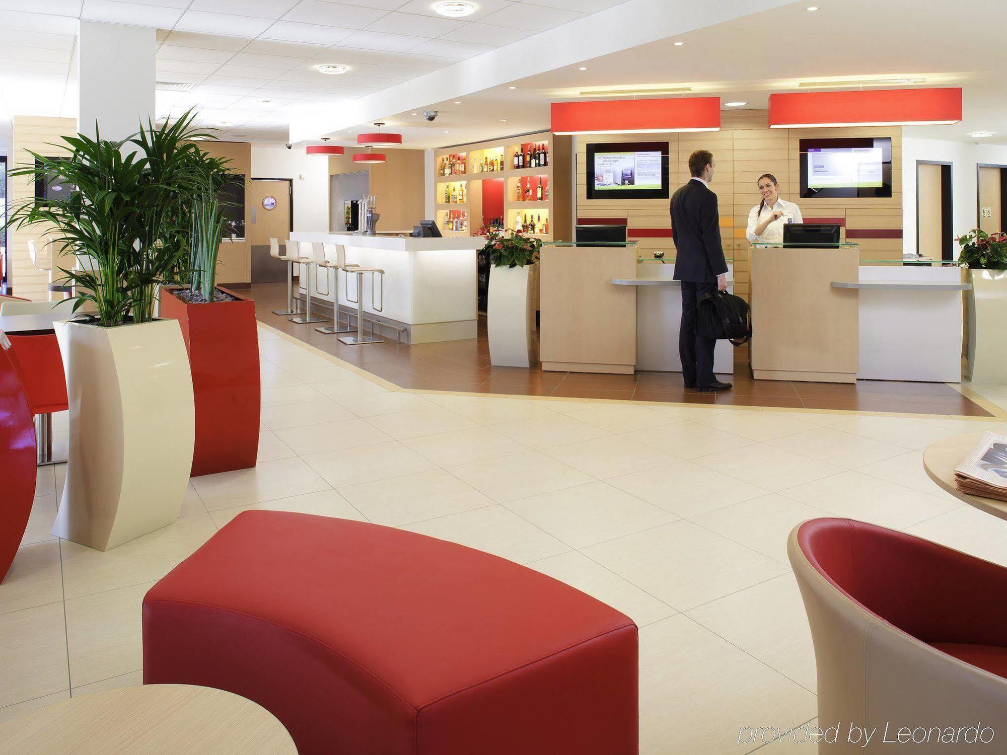 Ibis Lyon L'Isle D'Abeau Hotel Zewnętrze zdjęcie