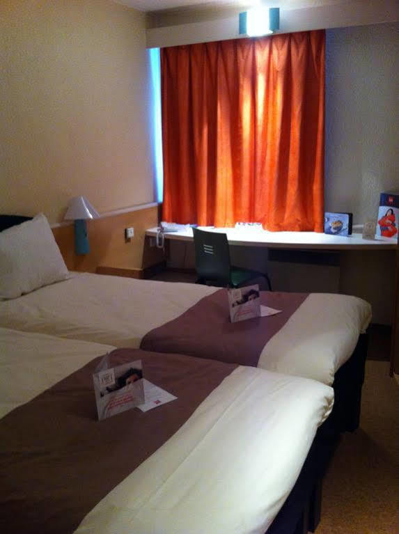 Ibis Lyon L'Isle D'Abeau Hotel Zewnętrze zdjęcie